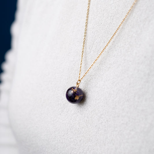 Collana a Sfera con Ciclamino e Foglia d'Oro