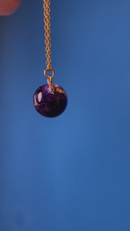 Collana a Sfera con Ciclamino e Foglia d'Oro