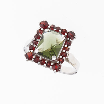 Anello in argento con Moldavite e Granati 001G