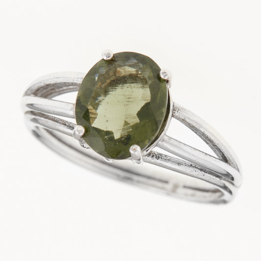 Anello in argento con Moldavite 528