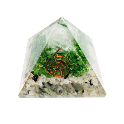 Piramide di Orgonite Pietra di Luna – Selenite – Onice Verde – Tra 60 e 70 mm